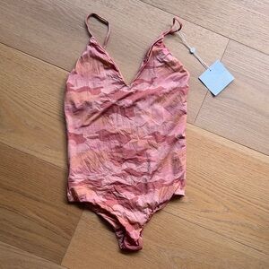 Mai Everydaybodysuit in terracotta camo, NWT size L